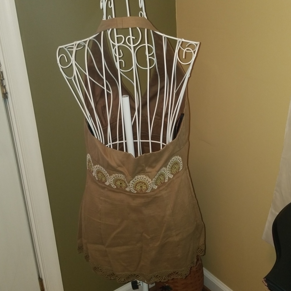 Lovely Halter Style Top - Picture 6 of 8